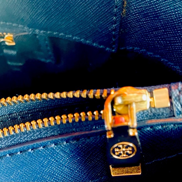 Tory Burch Robinson Large Triple Compartment Navy Blue Saffiano Leather Tote - Picture 6 of 16